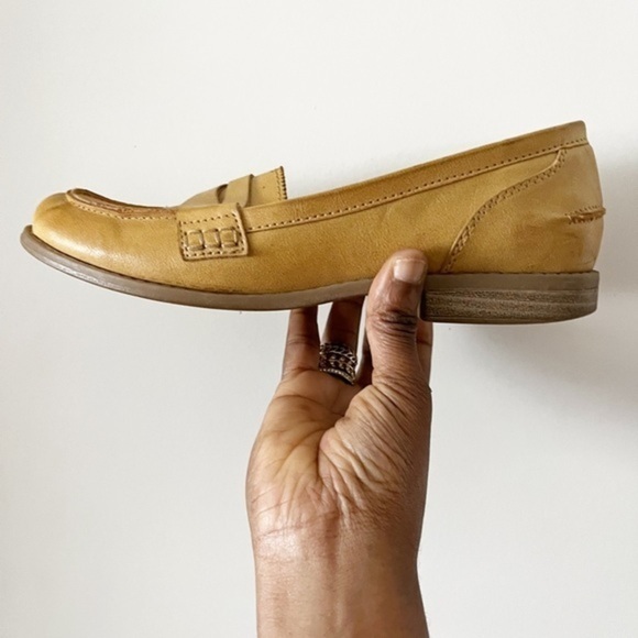 White mountain mustard moccasins - Picture 3 of 7